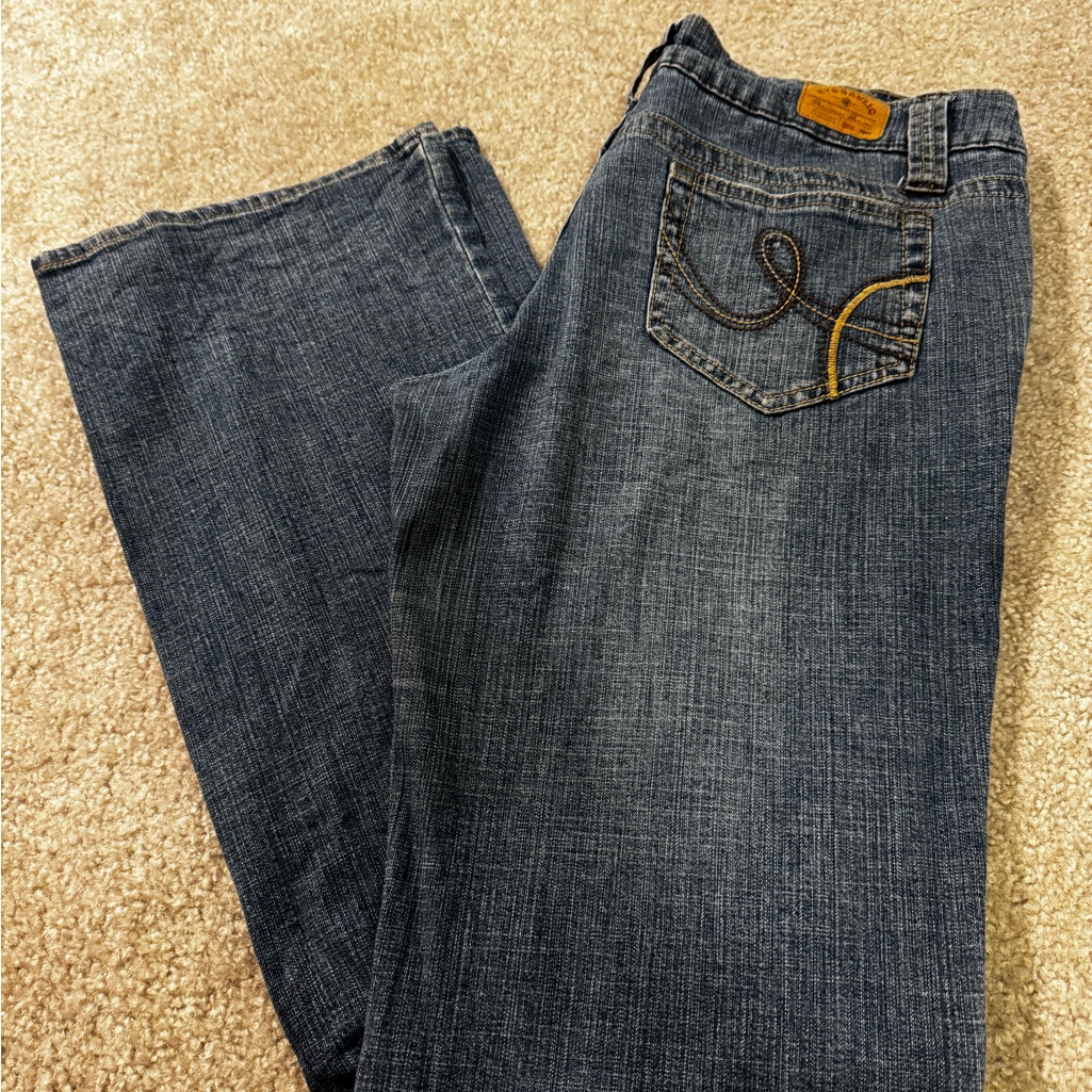 Preowned Stylish Blue Denim Jeans Preowned Stylish Blue Denim Jeans